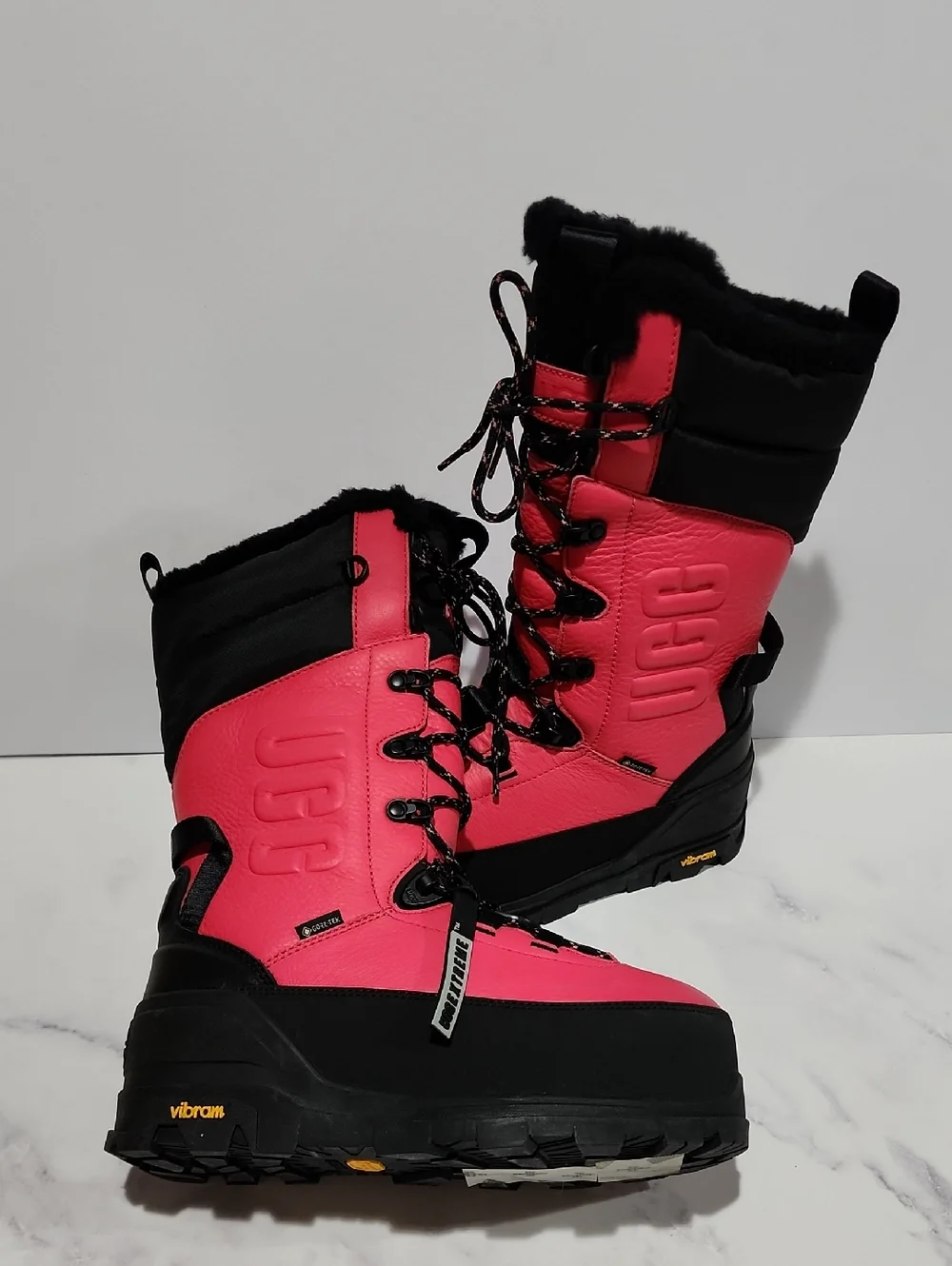UGG Shasta Gore Snow  Pink and Black Winter Boots ,Brand New ,No Tag